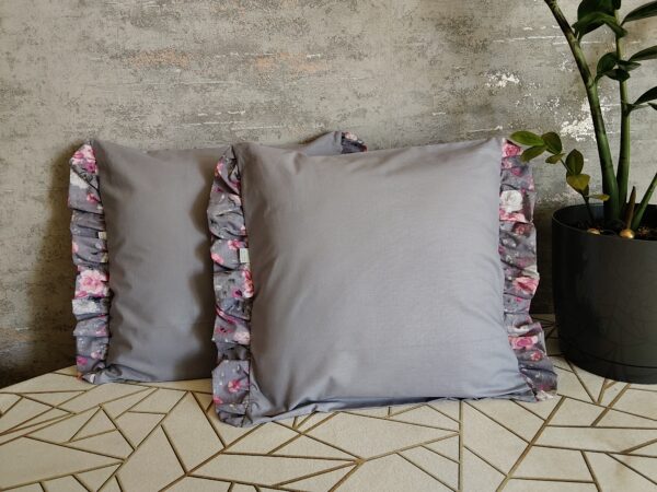 Komplet 2 szt poszewki 40x40 cm falbanka  róże szara 100% bawełna HandmadebyAmia