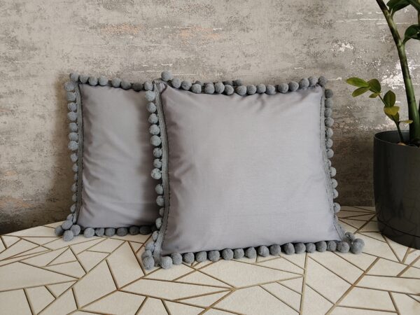 Komplet 2 szt poszewki 40x40 szare z pomponami 100% bawełna HandmadebyAmia