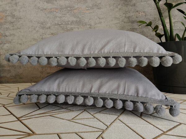 Komplet 2 szt poszewki 40x40 szare z pomponami 100% bawełna HandmadebyAmia
