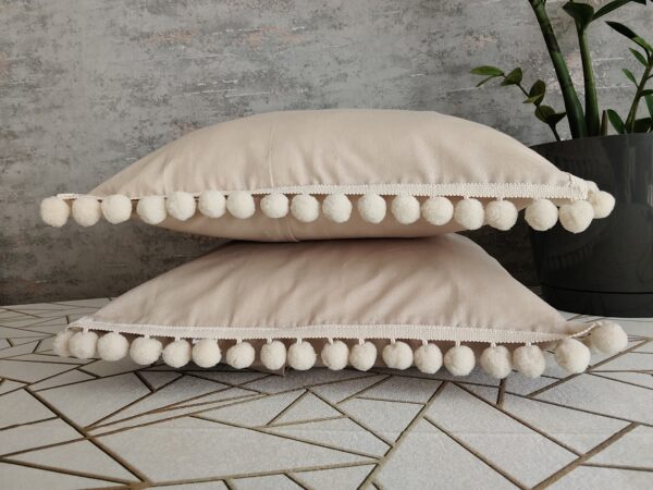 Komplet 2 szt poszewki 40x40 beżowe z pomponami 100% bawełna HandmadebyAmia