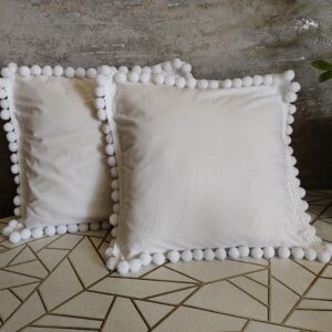 Komplet 2 szt poszewki 40x40 białe z pomponami 100% bawełna HandmadebyAmia