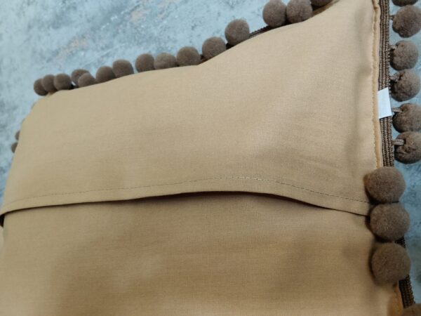 Komplet 2 szt poszewki 40x40 brązowe z pomponami 100% bawełna HandmadebyAmia