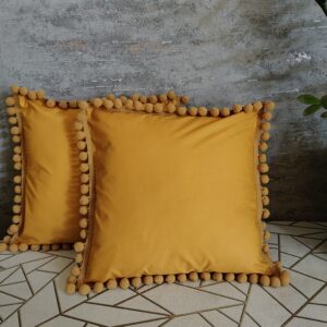 Komplet 2 szt poszewki 40x40 musztardowe z pomponami 100% bawełna HandmadebyAmia