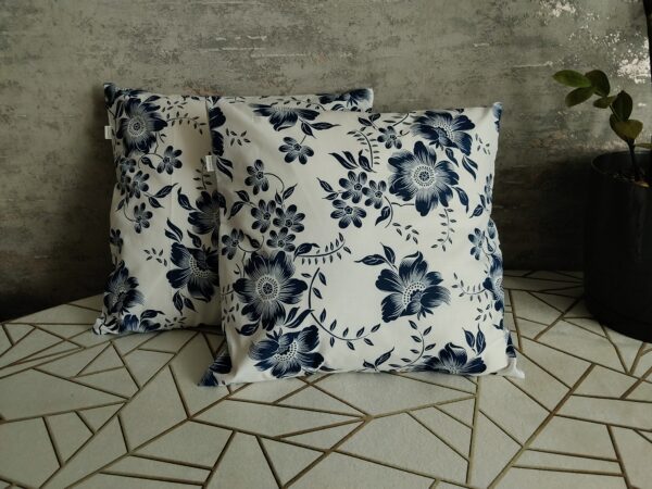 .💙💙Komplet 2 szt poszewki 40x40 cm granatowe kwiaty na białym tle eleganckie 100% bawełna HandmadebyAmia