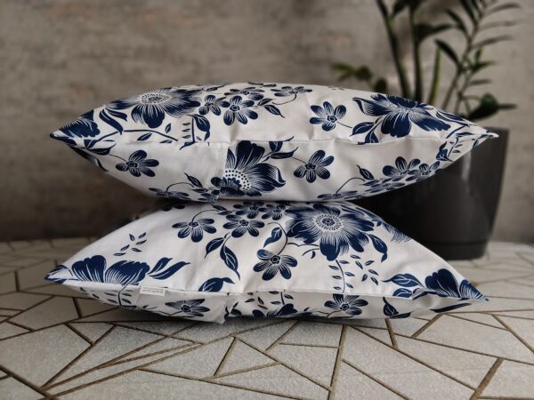 .💙💙Komplet 2 szt poszewki 40x40 cm granatowe kwiaty na białym tle eleganckie 100% bawełna HandmadebyAmia