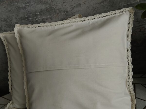 Komplet 2 szt poszewki 40x40 cm beżowe z koronką eleganckie boho 100% bawełna HandmadebyAmia