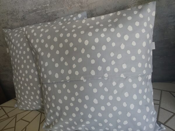 oplus_0 Poszewki 40x40 bawełna – szare w białe plamki minimalistyczne | HandmadebyAmia