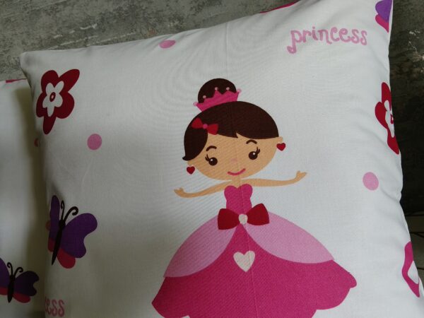 oplus_262144 Poszewki 40x40 bawełna – księżniczka dla dziewczynki | HandmadebyAmia