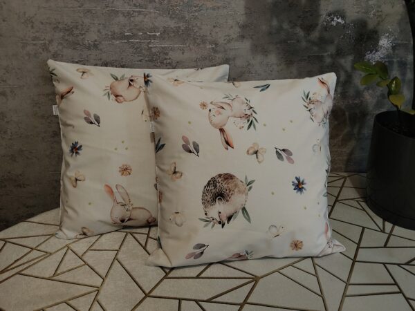 oplus_0 Poszewki 40x40 bawełna – leśne zwierzątka królik jeż | HandmadebyAmia