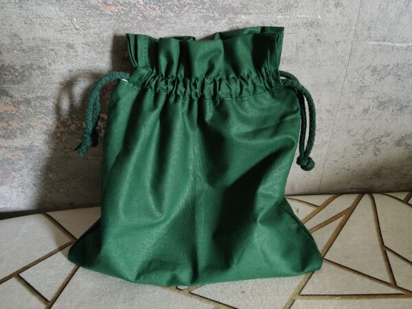 Woreczek bawełniany dwustronny 24x23 cm, zielony w kwiaty, wielofunkcyjny – Handmade by Amia