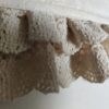 oplus_262144 2 szt poszewki 40x40 ecru kremowe z ozdobną koronkową falbanką bawełna HandmadebyAmia